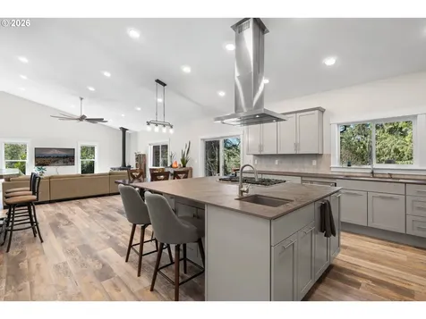 1527 N Louisiana Avenue Vernonia OR 97064