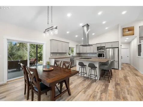 1527 N Louisiana Avenue Vernonia OR 97064