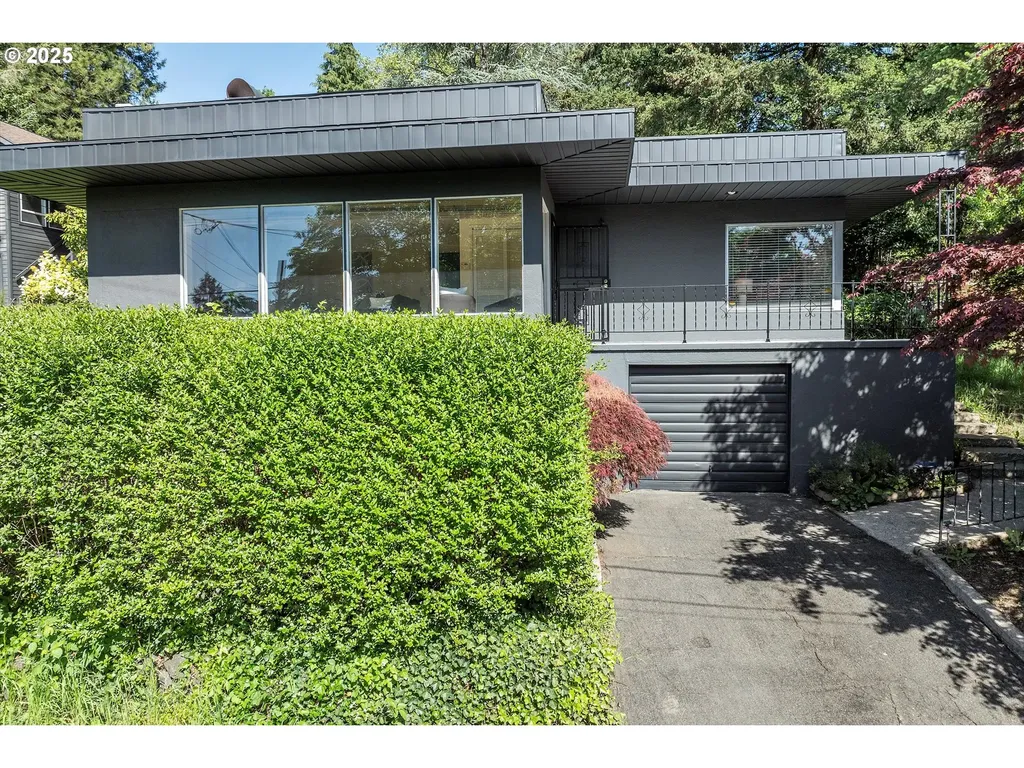 9532 SW Boones Ferry Road Portland OR 97219