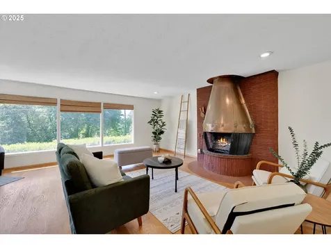 9532 SW Boones Ferry Road Portland OR 97219