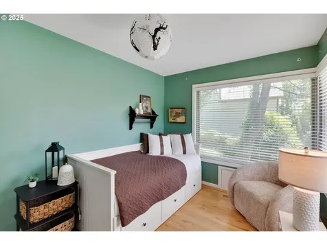 9532 SW Boones Ferry Road Portland OR 97219