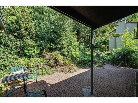9532 SW Boones Ferry Road Portland OR 97219