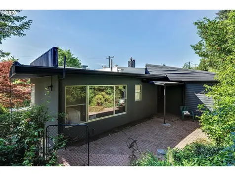 9532 SW Boones Ferry Road Portland OR 97219