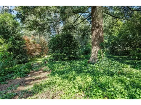 9532 SW Boones Ferry Road Portland OR 97219