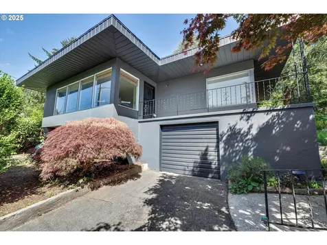 9532 SW Boones Ferry Road Portland OR 97219