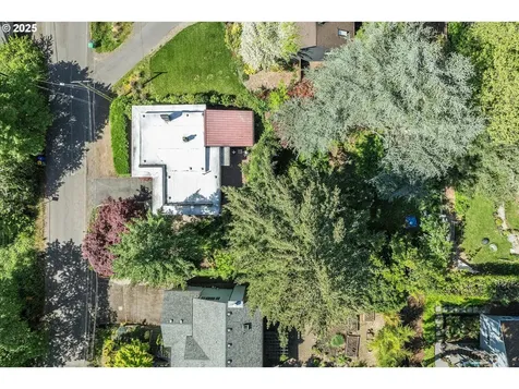 9532 SW Boones Ferry Road Portland OR 97219