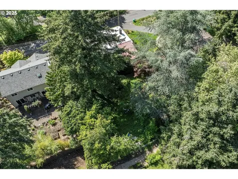 9532 SW Boones Ferry Road Portland OR 97219