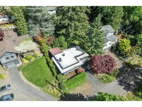 9532 SW Boones Ferry Road Portland OR 97219
