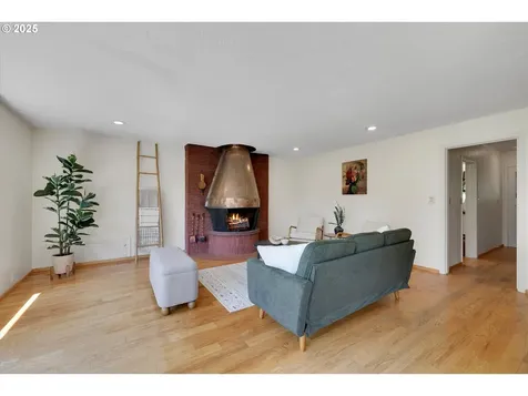 9532 SW Boones Ferry Road Portland OR 97219