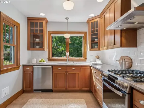 366 SE 44th Avenue Portland OR 97215