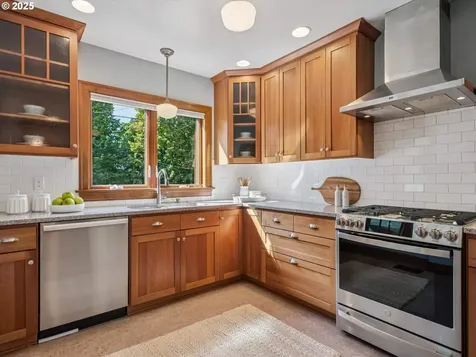 366 SE 44th Avenue Portland OR 97215
