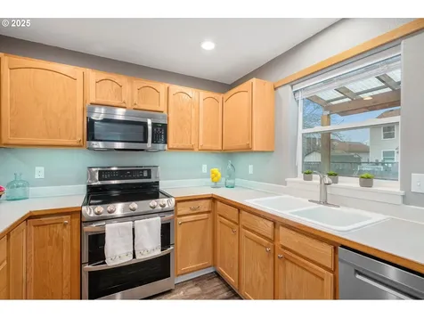 8259 N Johnswood Drive Portland OR 97203