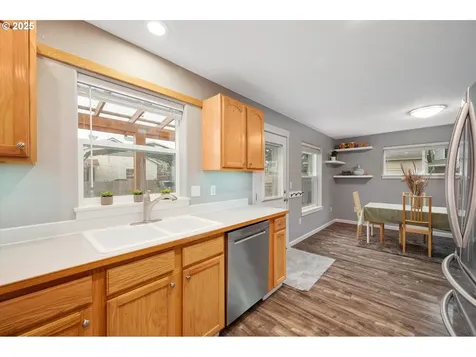 8259 N Johnswood Drive Portland OR 97203