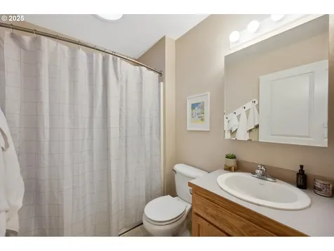 8259 N Johnswood Drive Portland OR 97203