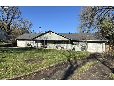 1854 SE Giles Street Roseburg OR 97470