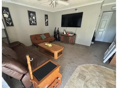 1854 SE Giles Street Roseburg OR 97470