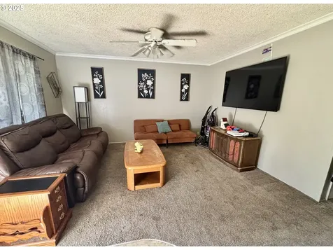 1854 SE Giles Street Roseburg OR 97470