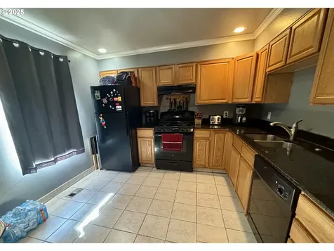 1854 SE Giles Street Roseburg OR 97470