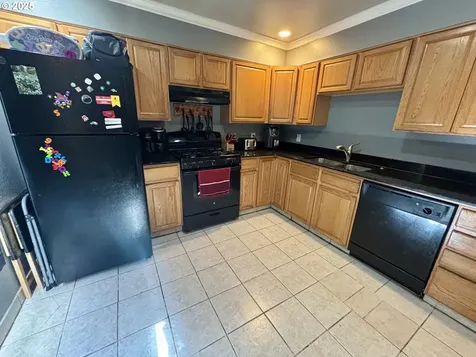 1854 SE Giles Street Roseburg OR 97470