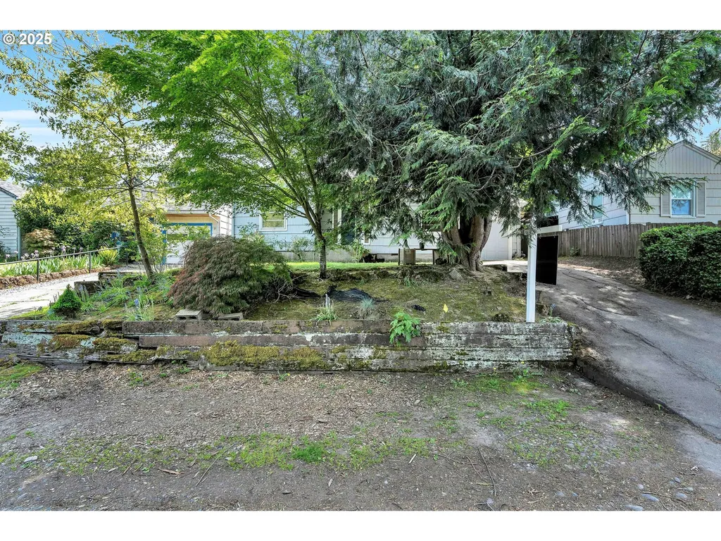 5600 SW Florida Street Portland OR 97219
