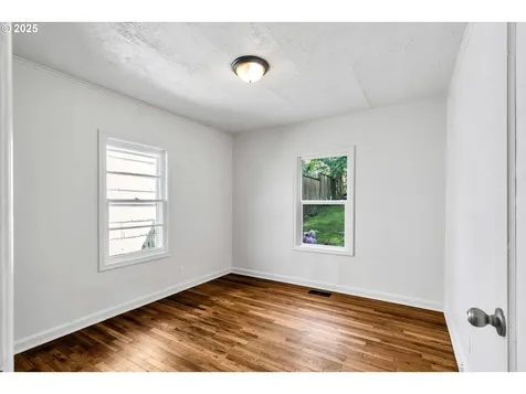5600 SW Florida Street Portland OR 97219