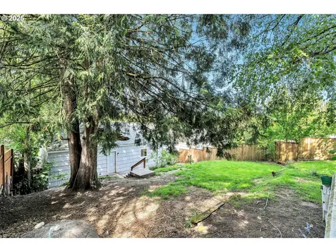 5600 SW Florida Street Portland OR 97219