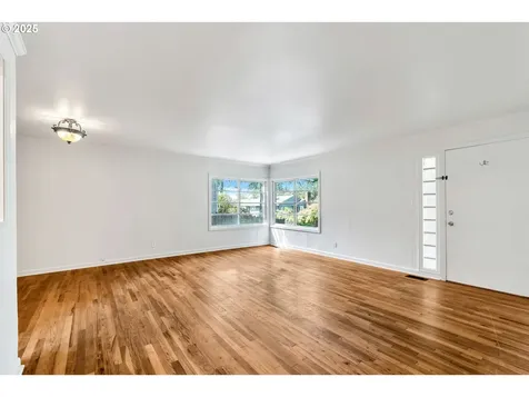 5600 SW Florida Street Portland OR 97219