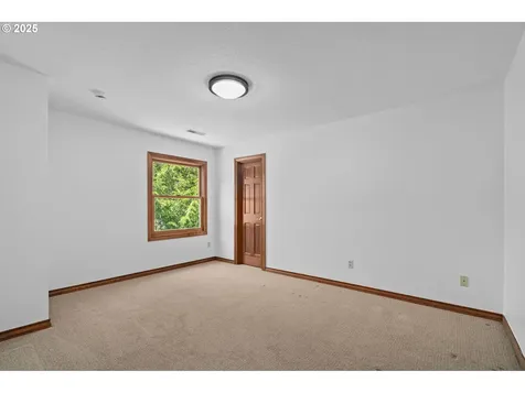 10670 NW La Cassel Crest Lane Portland OR 97229
