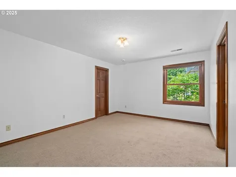 10670 NW La Cassel Crest Lane Portland OR 97229
