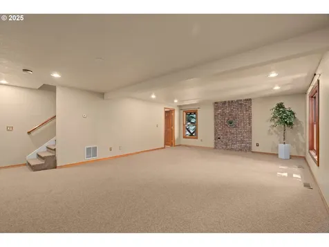 10670 NW La Cassel Crest Lane Portland OR 97229