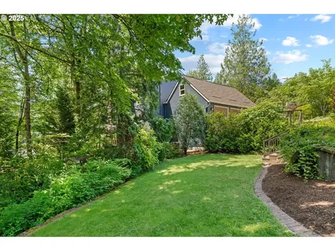 10670 NW La Cassel Crest Lane Portland OR 97229