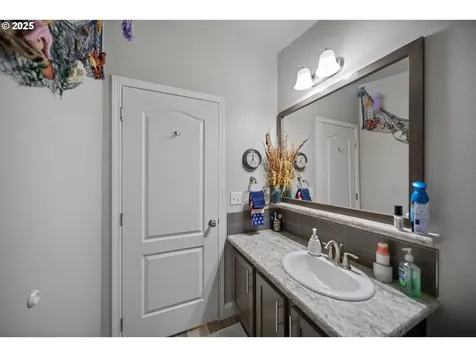 90807 N Bank Lane Coquille OR 97423