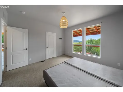 90807 N Bank Lane Coquille OR 97423