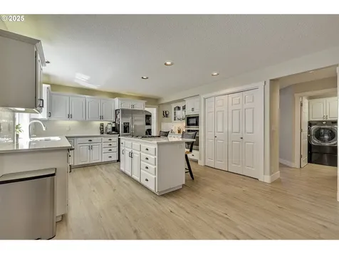 2878 NE Aurora Drive Hillsboro OR 97124