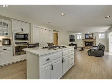 2878 NE Aurora Drive Hillsboro OR 97124