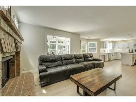2878 NE Aurora Drive Hillsboro OR 97124