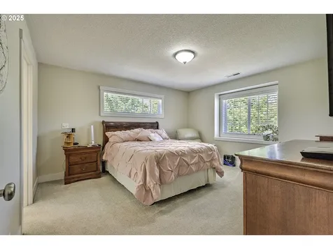 2878 NE Aurora Drive Hillsboro OR 97124
