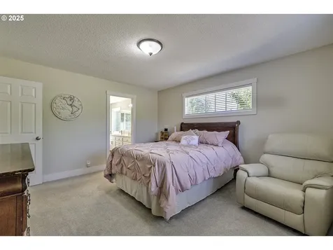 2878 NE Aurora Drive Hillsboro OR 97124