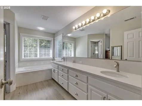 2878 NE Aurora Drive Hillsboro OR 97124