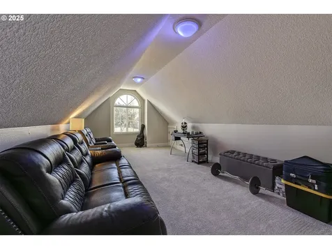 2878 NE Aurora Drive Hillsboro OR 97124
