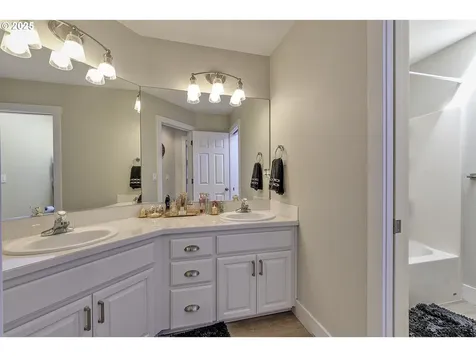 2878 NE Aurora Drive Hillsboro OR 97124