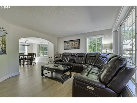 2878 NE Aurora Drive Hillsboro OR 97124