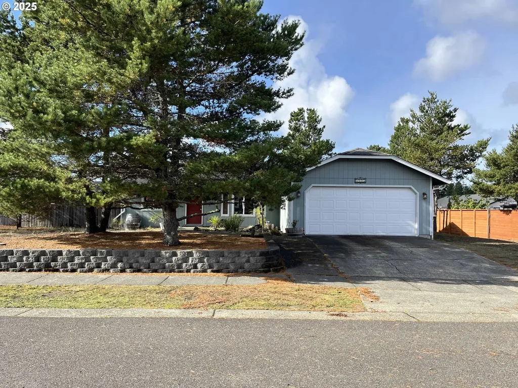 1425 Zebrawood Street Florence OR 97439