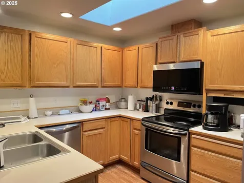 1425 Zebrawood Street Florence OR 97439