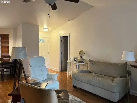 1425 Zebrawood Street Florence OR 97439