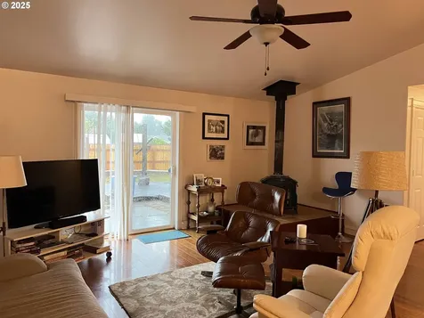 1425 Zebrawood Street Florence OR 97439