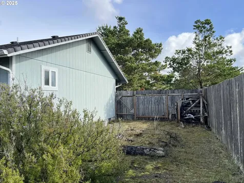 1425 Zebrawood Street Florence OR 97439