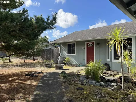 1425 Zebrawood Street Florence OR 97439