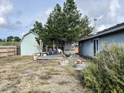 1425 Zebrawood Street Florence OR 97439