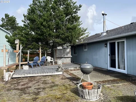 1425 Zebrawood Street Florence OR 97439